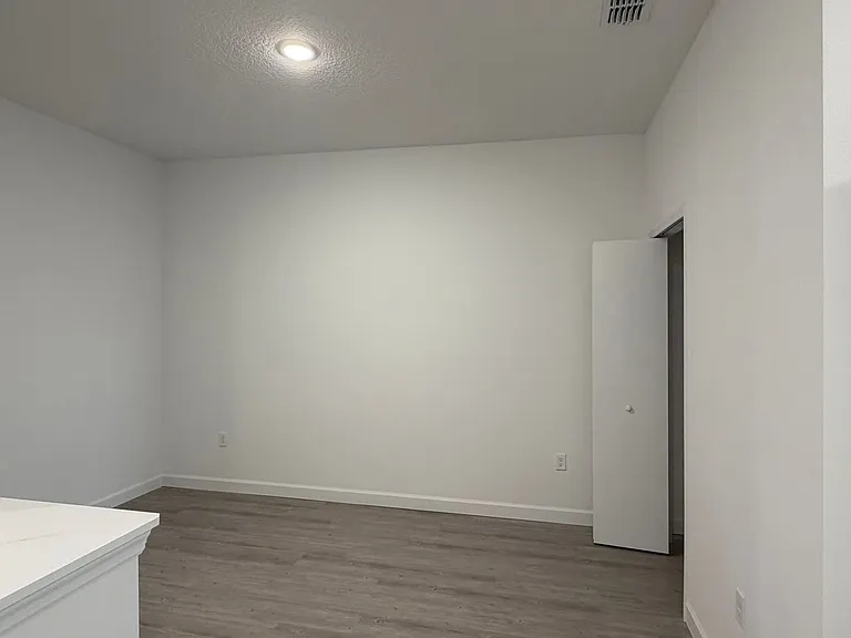 368 Famagusta Dr — Photo 6