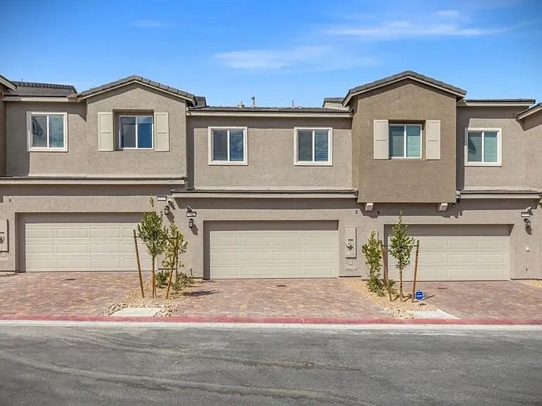 10772 Paget Ct — Photo 1