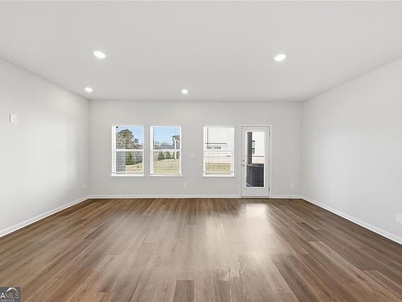 3rd image of 4245 Holland Grove Rd