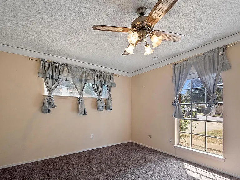 1600 Cindy Ct — Photo 18