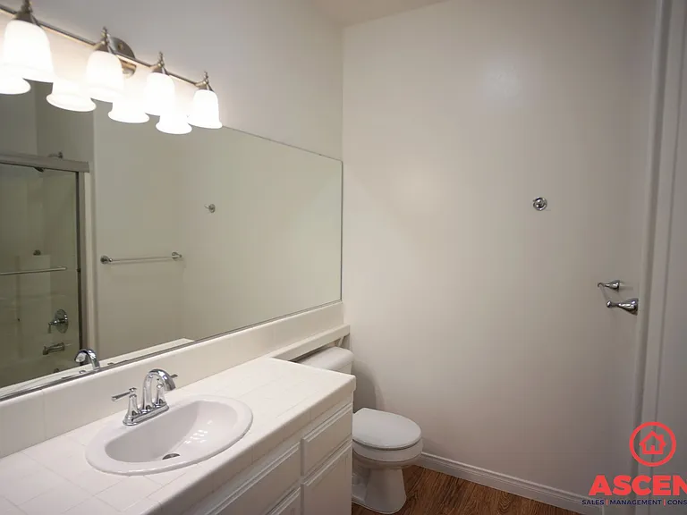 8407 Glenlakes Ct — Photo 9
