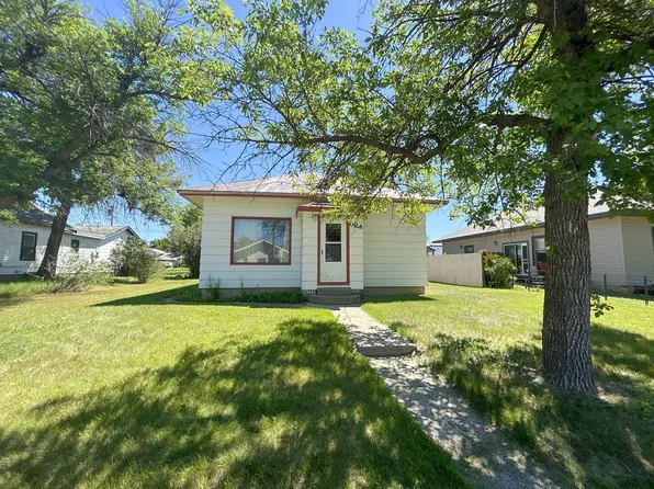 824 Indiana St, Chinook, MT 59523