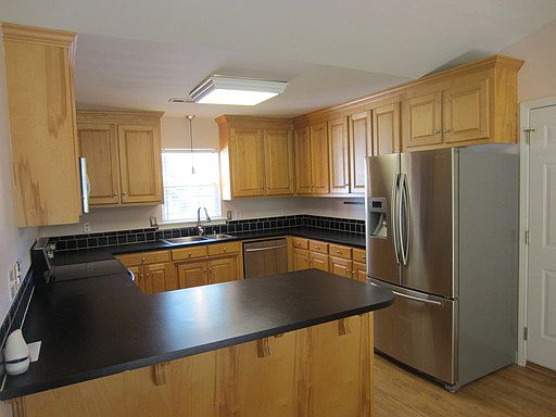 3rd image of 3529 Kensington St