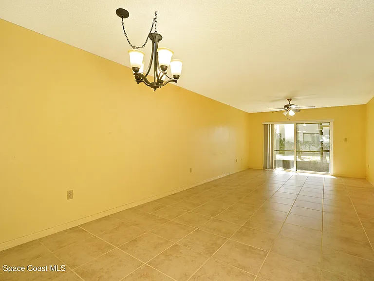220 S 5th St #205 — Photo 9