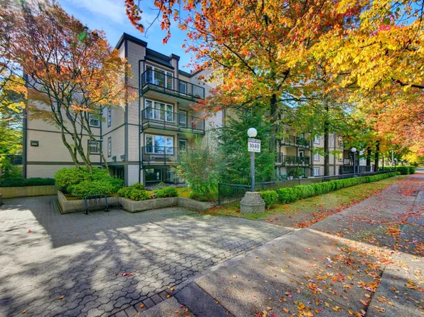 1040 Broadway E #101, Vancouver, BC V6H 1E6