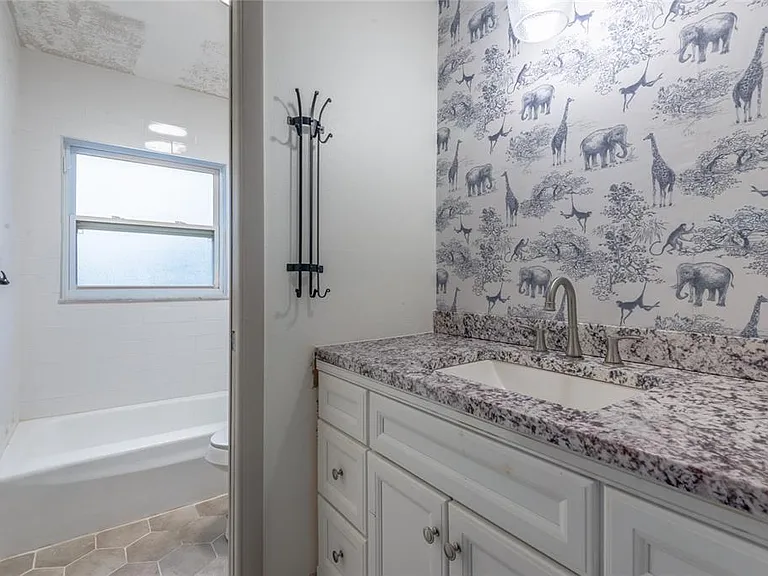 518 Crestover Dr — Photo 24