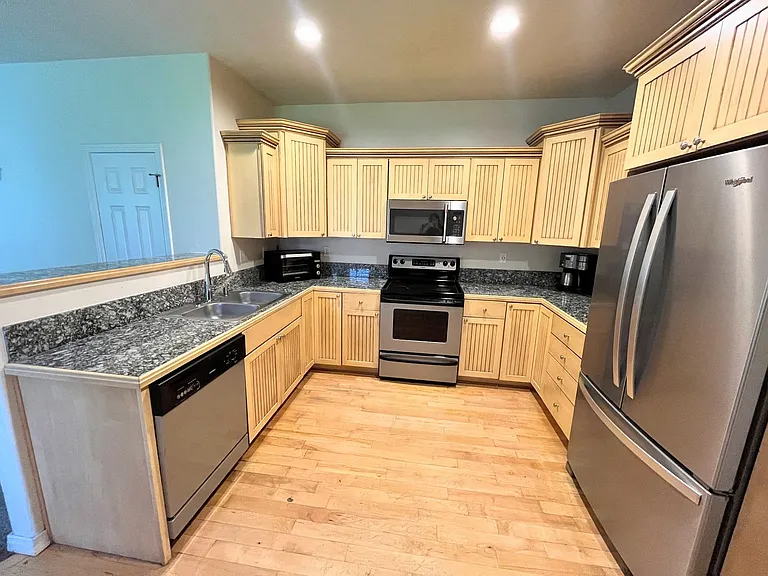 448 Forest View Dr — Photo 4