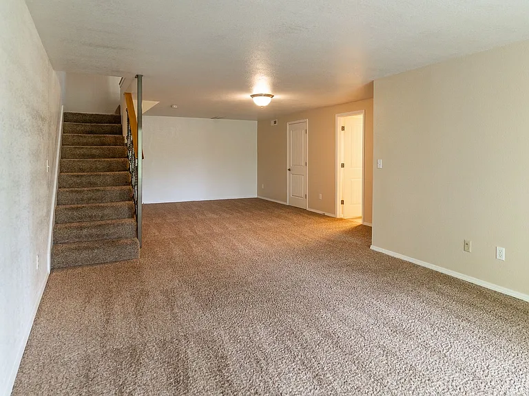 340 Denver St NE — Photo 29