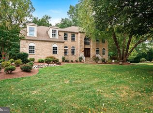 22 Arnold Ln, Robbinsville, NJ 08691