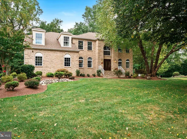 22 Arnold Ln, Robbinsville, NJ 08691