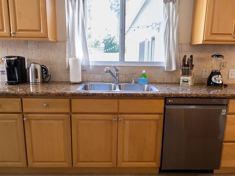 5756 Case Ave — Photo 37