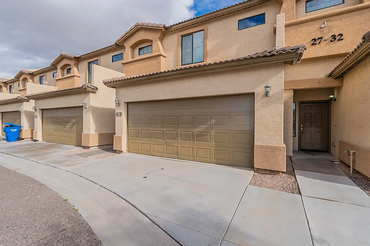 Building Photo - 17223 N Cave Creek Rd #7
