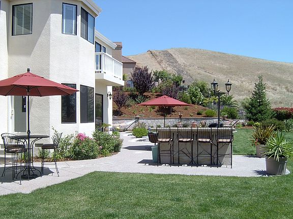 3rd image of 4620 Kingswood Dr