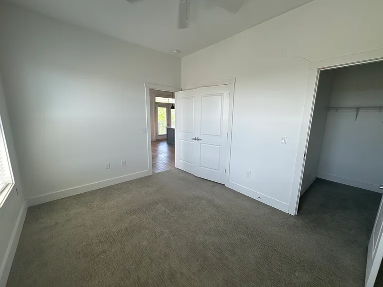 MV Flats @ Riverlights — Photo 23