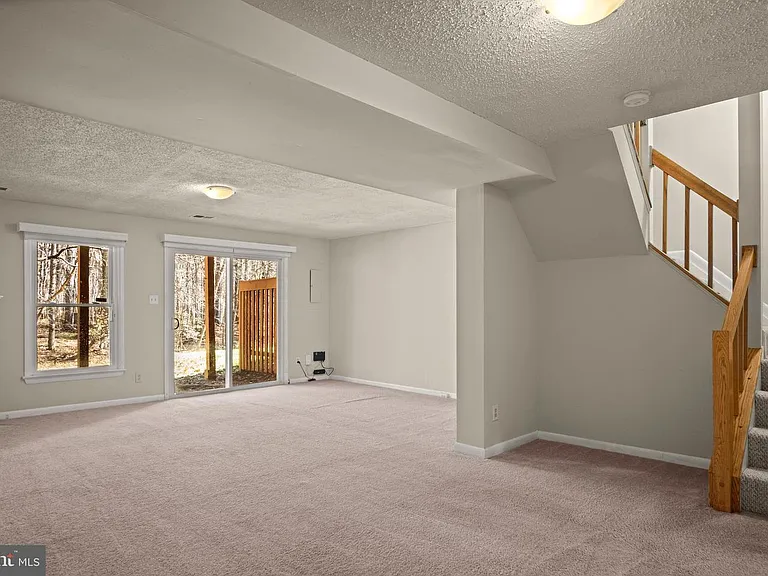 1602 Oak Spring Way — Photo 14