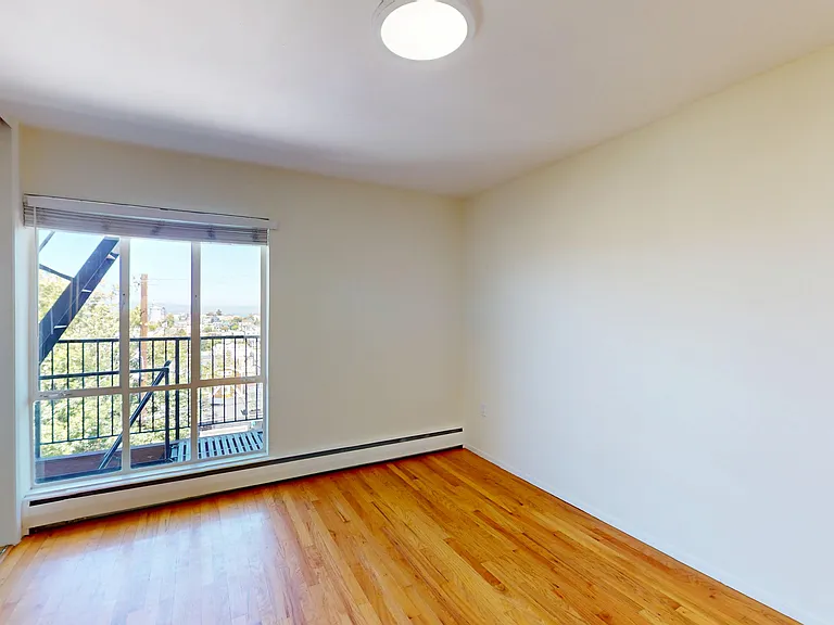 740 Rhode Island St #312 — Photo 11