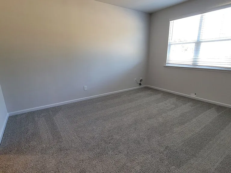 7136 Foxhollow Ln — Photo 21