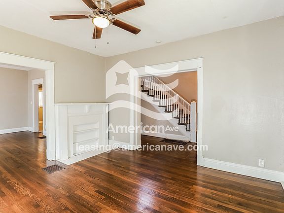 537423_003_living_room_13845175.jpg