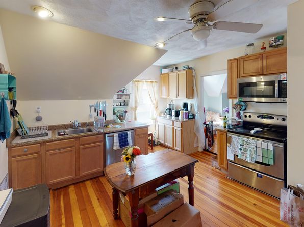 34-36 Rolfe Square - 3, 34 Rolfe Sq, Cranston, RI 02910