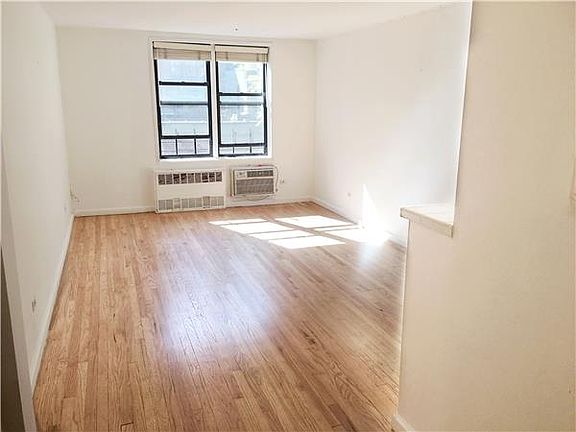 2nd image of 150 E 27th St APT 4A