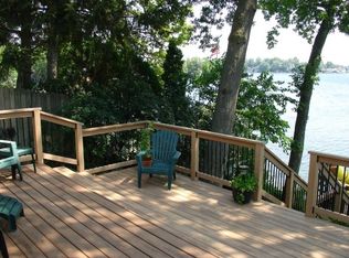405 Shady Oaks St, Lake Orion, MI 48362