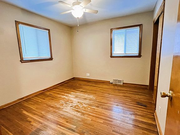 1016 S Clifton bedroom 1_01202025