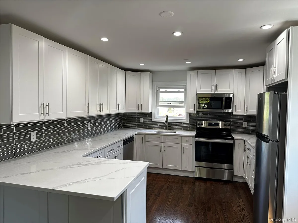 Building Photo - 56 Marwood Rd N #2
