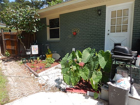 Door into the mud room