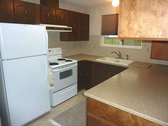 3rd image of 24607 13th Ave S
