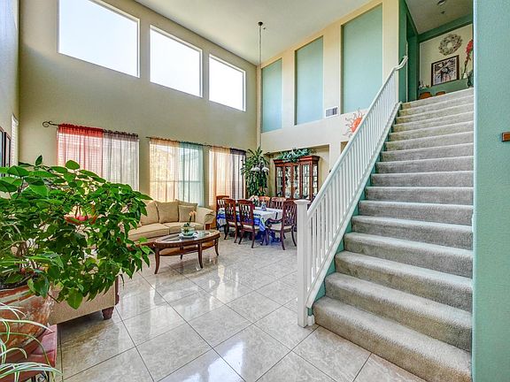3rd image of 50 Quinta Vista St