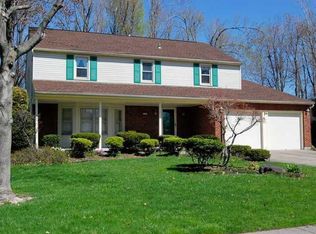 130 Autumnview Rd, Williamsville, NY 14221