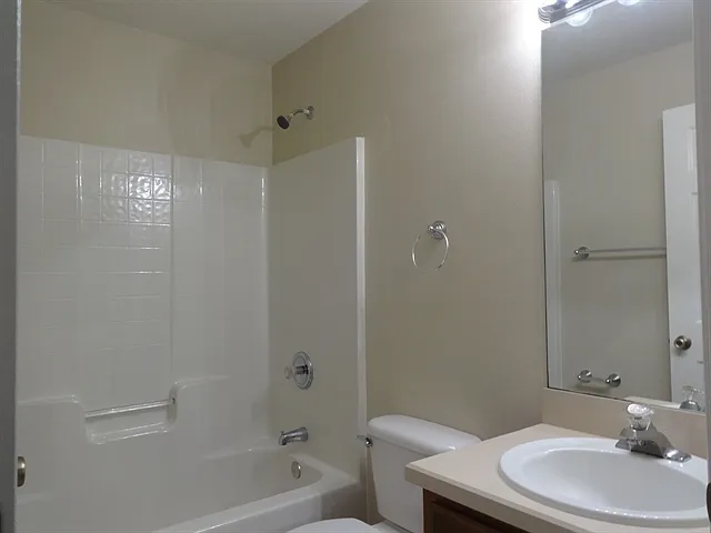1142 Jaslo St SE — Photo 11