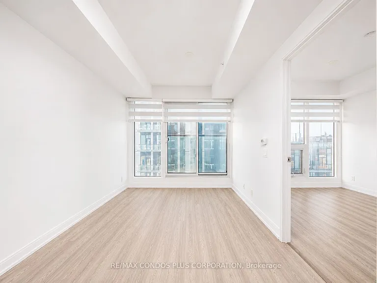 181 Dundas St E #2215 — Photo 10