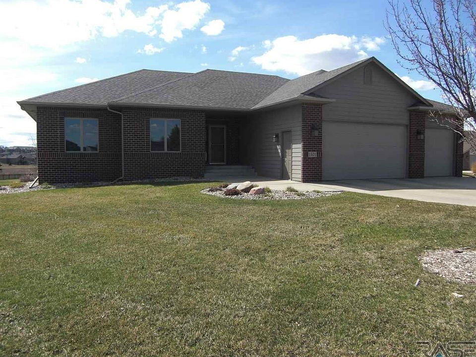 1st image of 1401 W Heatherridge Cir