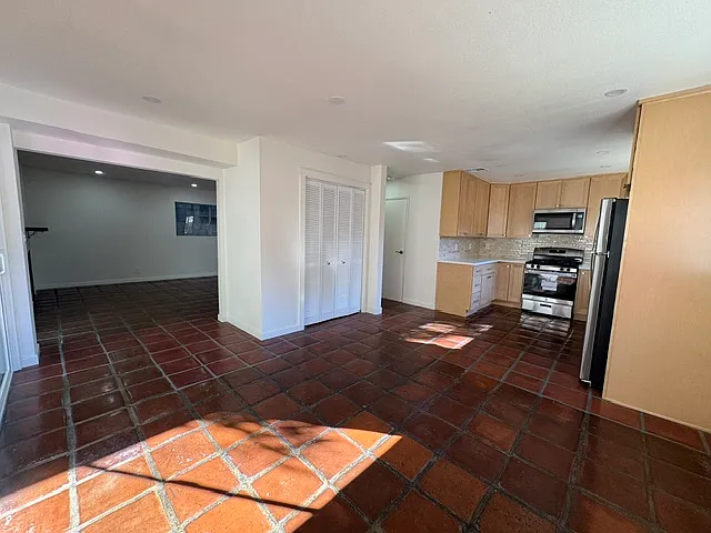 1332 El Paso Dr — Photo 2
