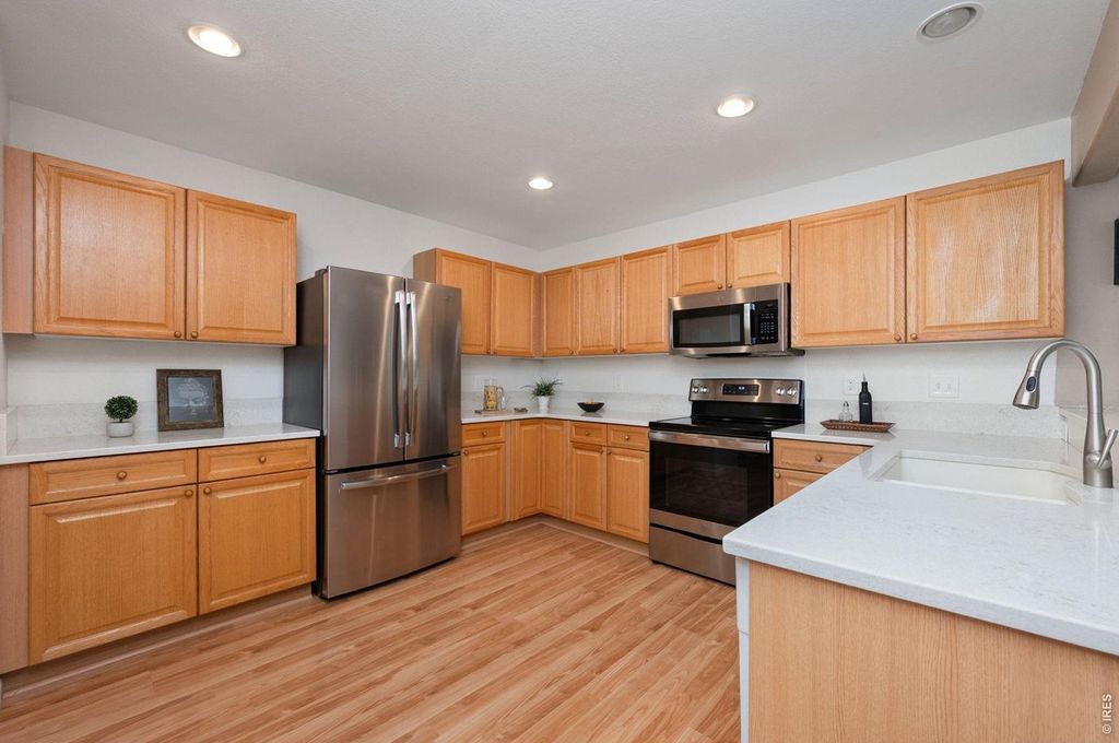 208 Destini Dr