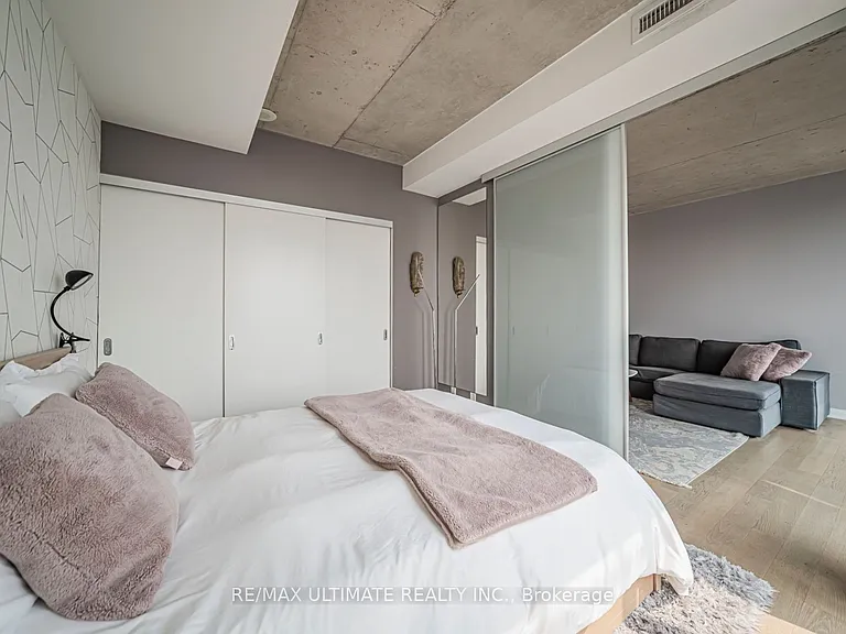 318 King St E #1108 — Photo 18