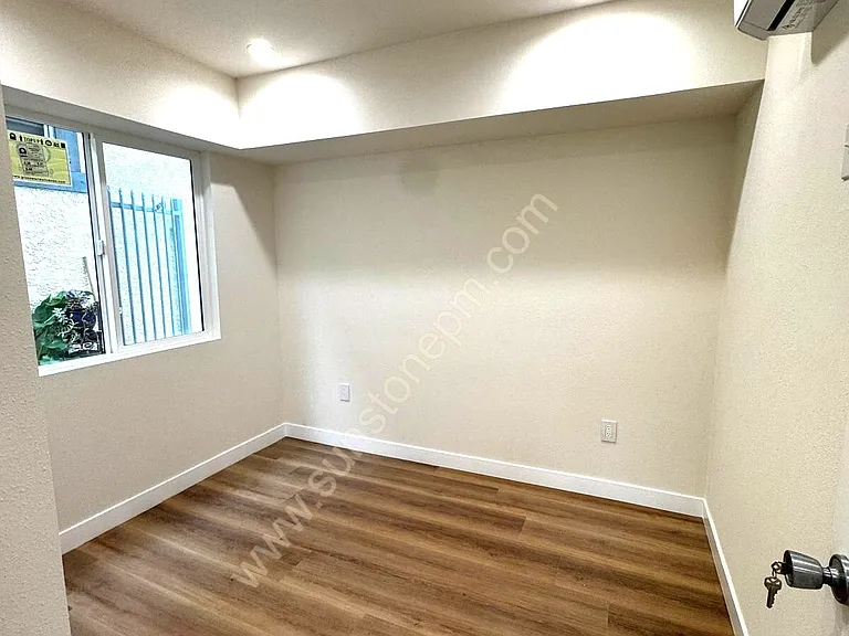 117 E Pearl St #117 — Photo 7