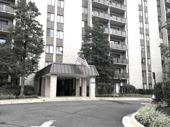 3101 S Manchester St APT 420, Falls Church, VA 22044