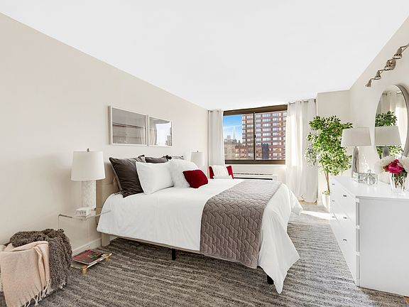 5th image of 275 W 96th St APT 17F