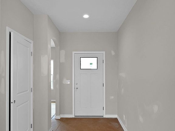 3rd image of 18466 Palisades Dr