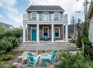 548 SW 28th St, Lincoln City, OR 97367