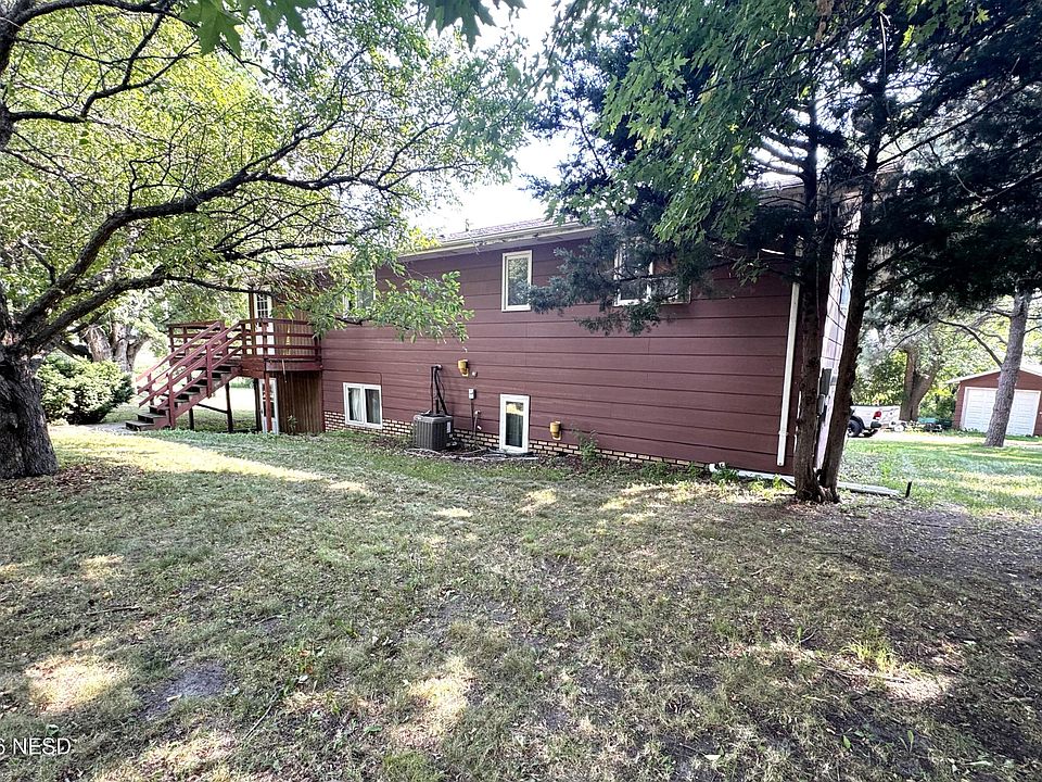 2nd image of 407 2nd St