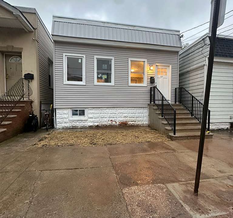 1st image of 127 Harper Ave