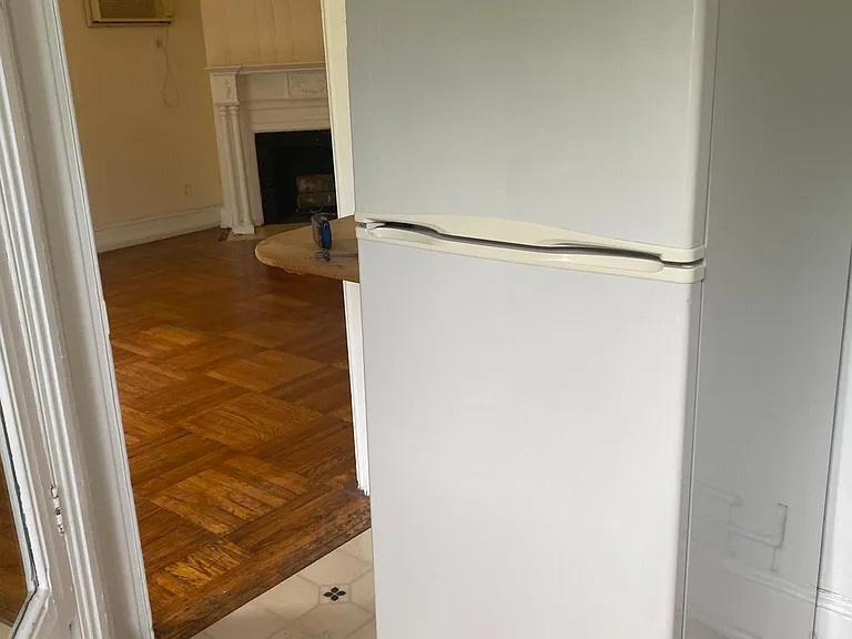 237 S 21st St #6 — Photo 7