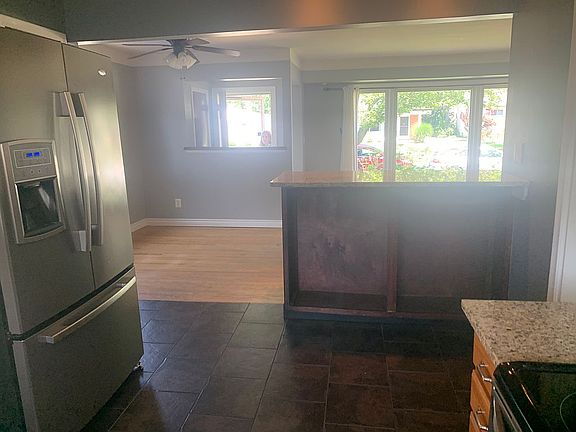 5th image of 1006 Woodlawn Ave