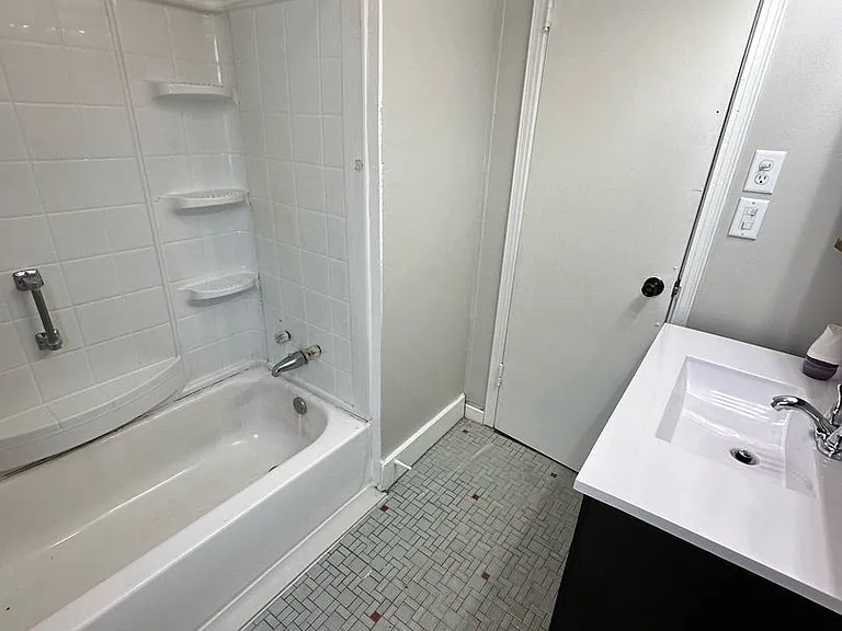 1329 N Johnson St — Photo 15