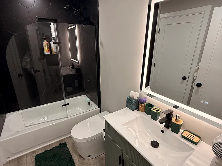 2 Roosevelt Dr #1 — Photo 17
