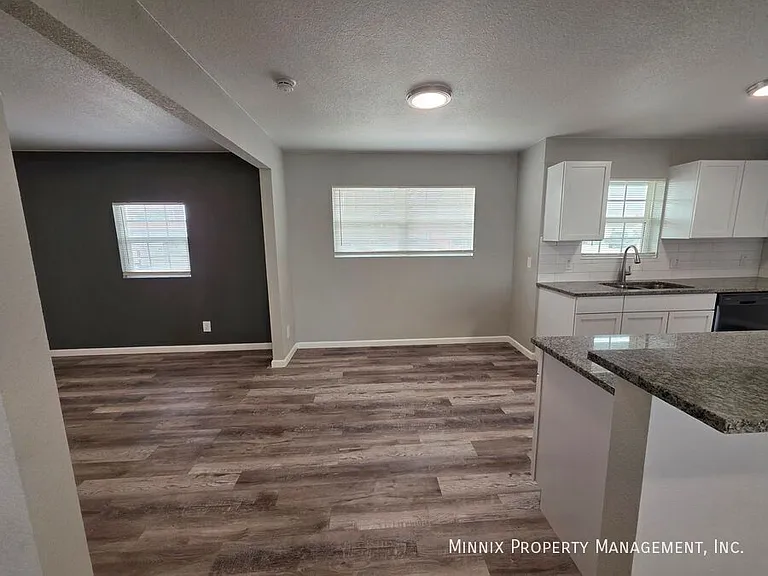 4603 Mercedes Dr — Photo 6