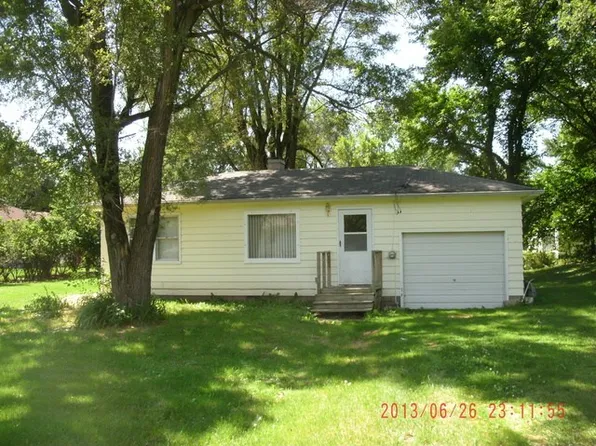 1533 1/2 Little Main St, Streator, IL 61364